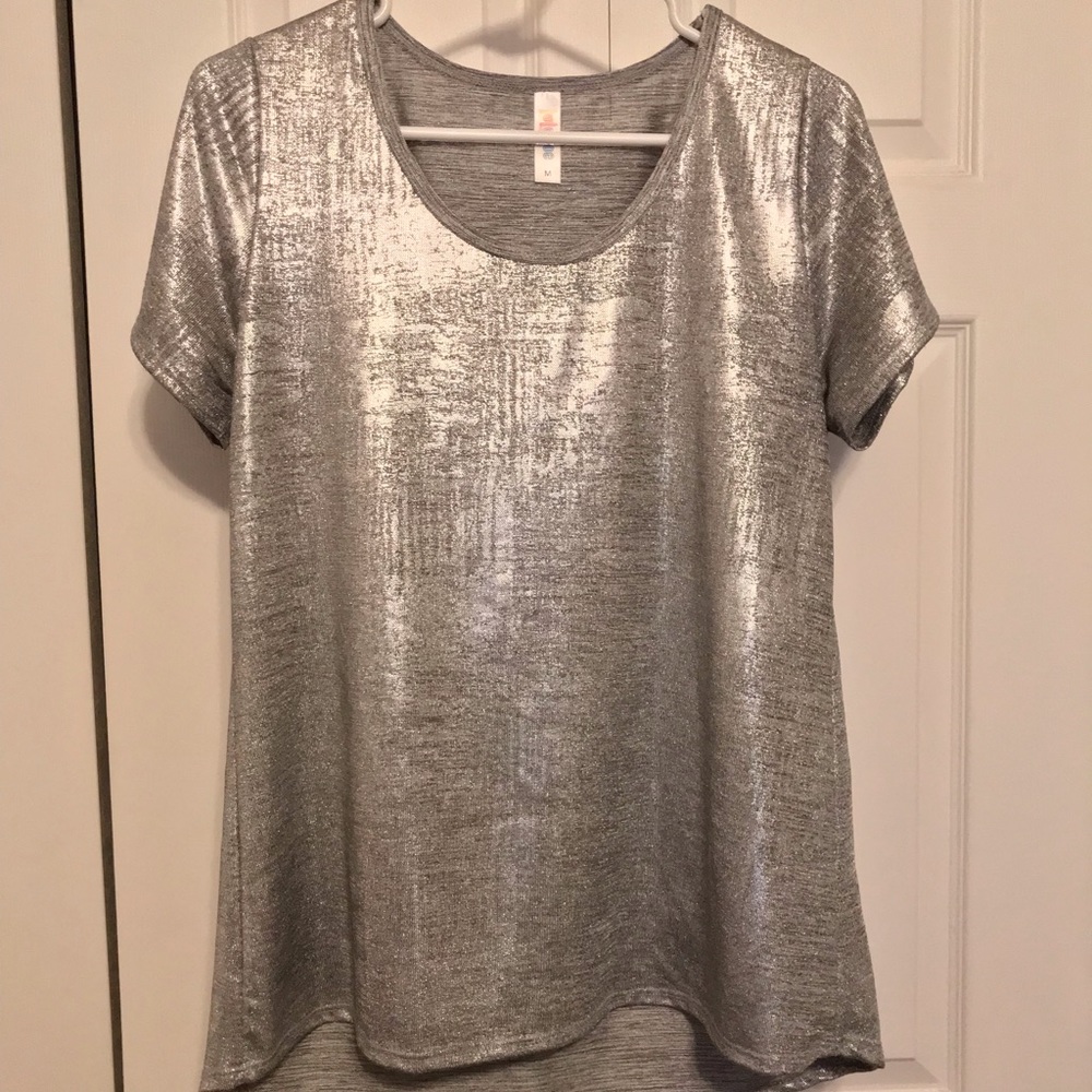LuLaRoe Classic T-shirt, Elegant collection, Med.